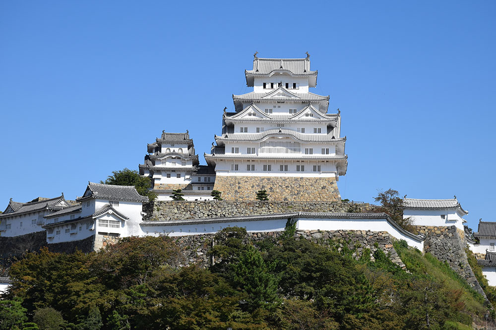白鷺の天守閣がよみがえった姫路城を歩く。 その1 ~三の丸~_e0158128_19422151.jpg