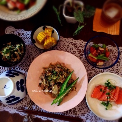 シーリングファンへの憧れ。と、昨日の晩ごはんは豚肉と豆苗の甘辛炒め!_a0341288_17251800.jpg