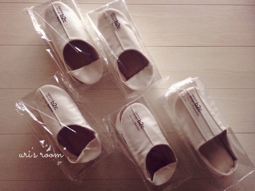 玄関の来客用スリッパと、トイレのスリッパはsarasa design storeさんにて。_a0341288_17274104.jpg