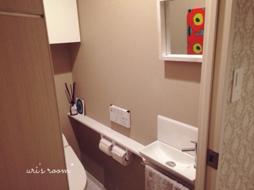 玄関の来客用スリッパと、トイレのスリッパはsarasa design storeさんにて。_a0341288_17274214.jpg