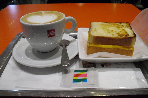 Eｓｐｒｅｓｓａｍｅｎｔｅ ｉｌｌｙ（エスプレッサメンテ・イリー）　『クロックムッシュ』_a0326295_2215421.jpg