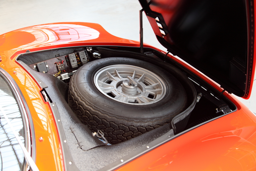 70年代のフェラーリの美しさへのこだわり_a0129711_12302014.jpg