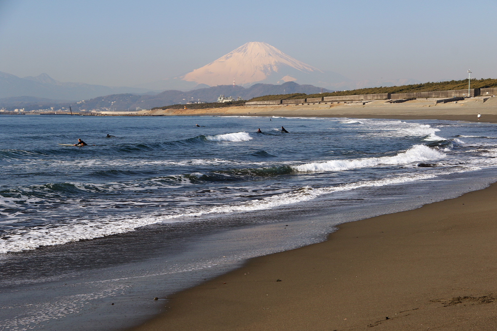 茅ヶ崎海岸から、富士山望む_d0240223_16151058.jpg