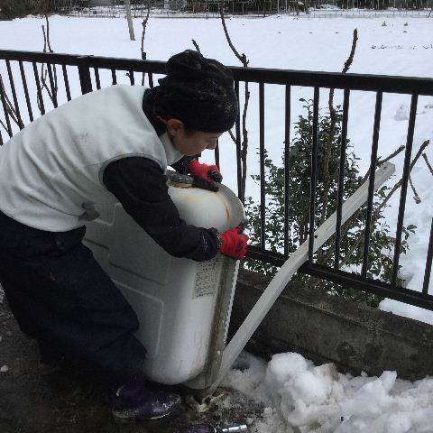 土間コン・緊急工事　　資材搬入_f0031037_18534348.jpg