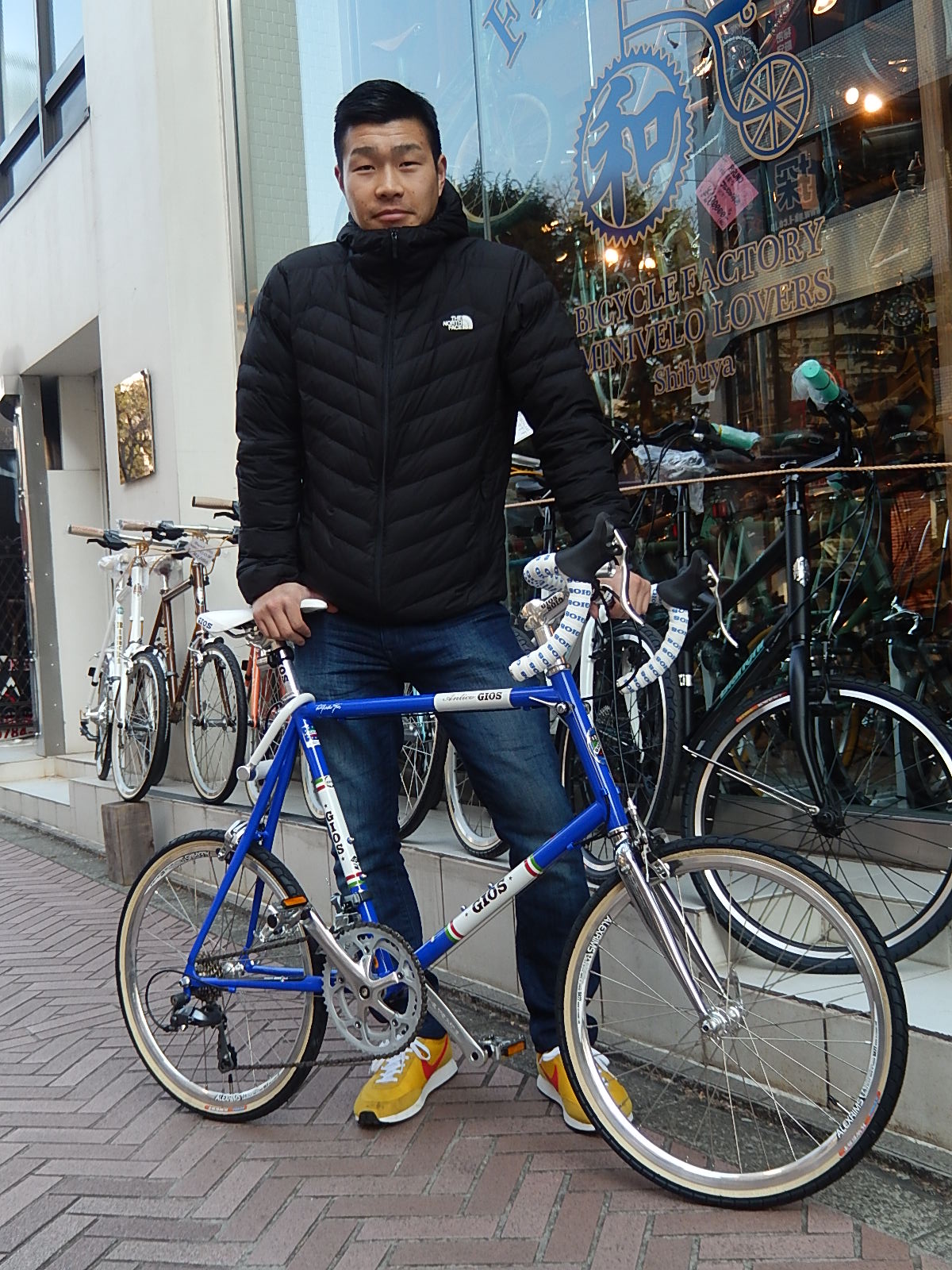 1月28日　渋谷　原宿　の自転車屋　FLAME bike前です_e0188759_17295957.jpg