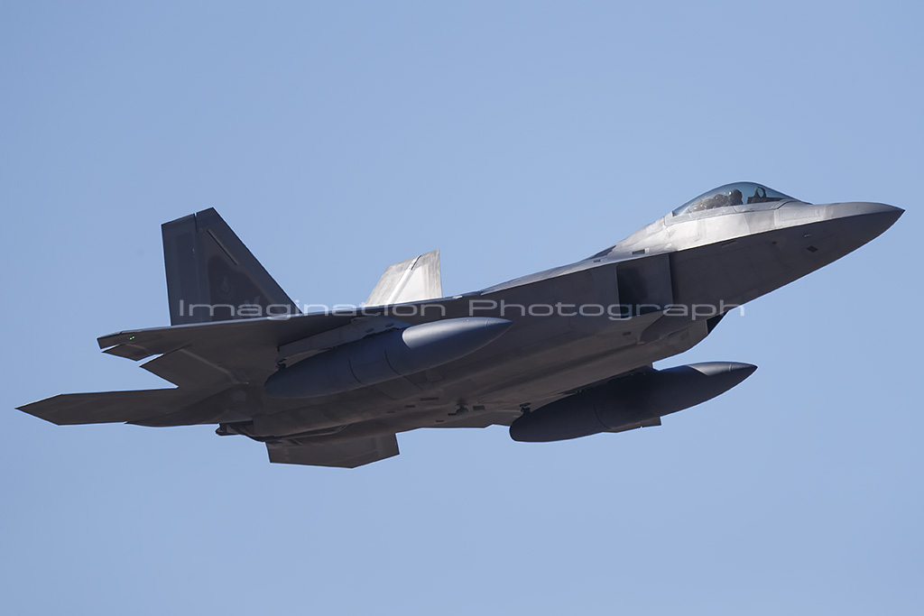 横田基地 F-22A Raptor_a0141565_172837.jpg