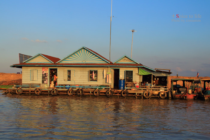 Cambodia trip(トンレサップ湖の夕焼け編)_f0326278_21064265.jpg