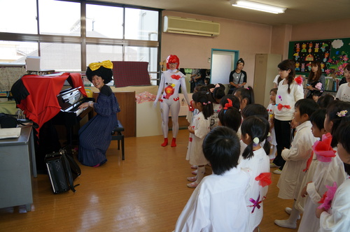 アーティストがやってくる!in北部幼稚園_e0201681_18564860.jpg