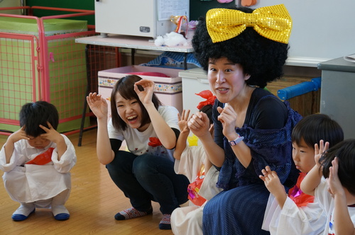アーティストがやってくる!in北部幼稚園_e0201681_1858283.jpg