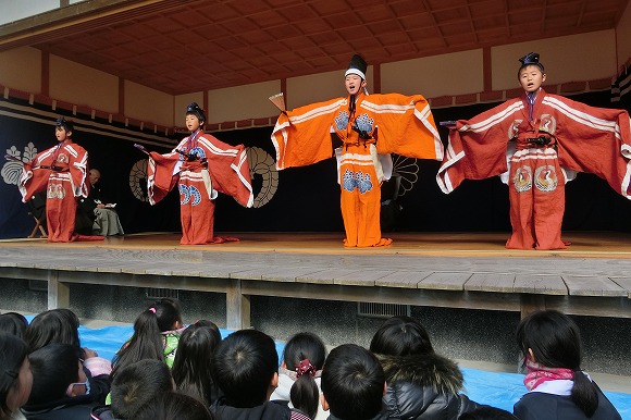 ２０１６幸若舞　浜出（はまいで）・千寿の楽しい歴史_a0137997_1782760.jpg