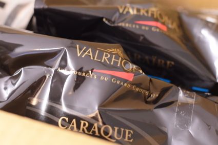 VALRHONA  (ヴァローナ）ショコラ_a0330332_09252946.jpg