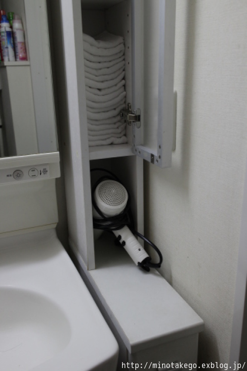 隠した方が美しいもの ~コンセント~_e0343145_15242130.jpg