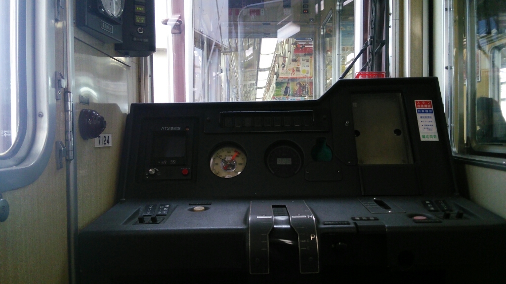 阪急C♯7124の運転台 _d0202264_10234534.jpg