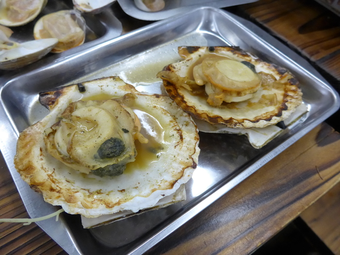 大洗海鮮市場で貝を思いっきり焼く。_f0232060_12201968.jpg