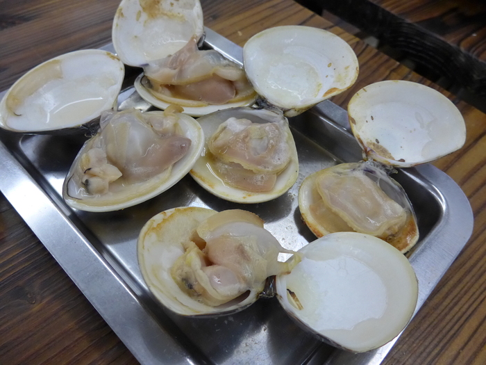 大洗海鮮市場で貝を思いっきり焼く。_f0232060_12204183.jpg