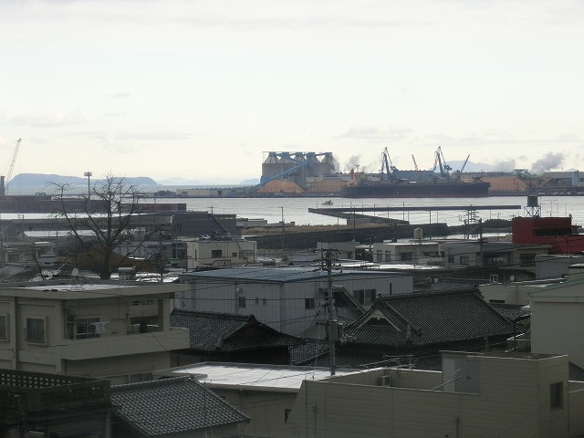 四国中央市(愛媛県)の「世界一効率的な製紙工場」と「紙のまち資料館」_f0141310_731396.jpg