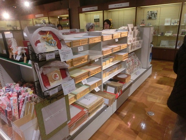 四国中央市(愛媛県)の「世界一効率的な製紙工場」と「紙のまち資料館」_f0141310_7343194.jpg