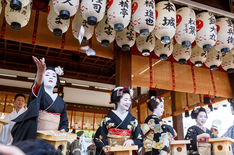 八坂神社節分祭　2月2日　もみくちゃの中で・・_b0325840_21240791.jpg