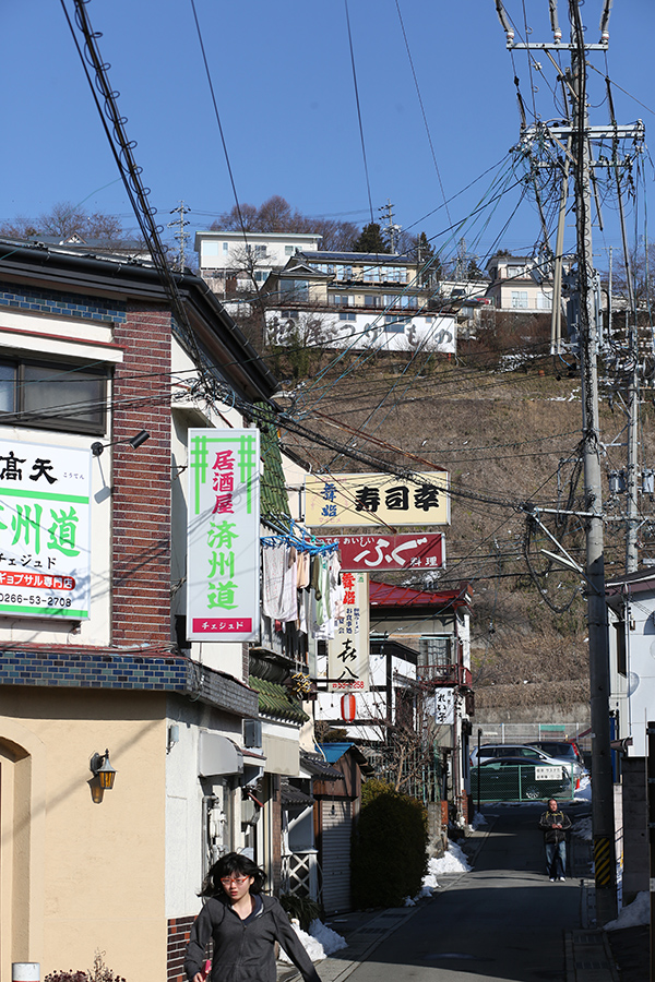 【諏訪5】区切りに近づきつつ・・・（Ai Nikkor 50mm1.4 Contax Sonnar 180mm2.8）_c0035245_22575356.jpg