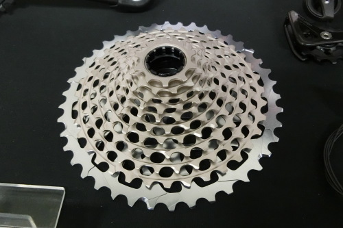 スラム レッドe 発表!_b0332867_15060342.jpg