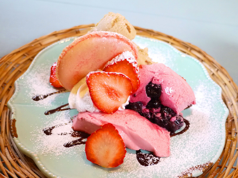 フランボワーズのムース マカロン マロンジェラート 茅ヶ崎 Cafe Pipipi カフェ ピピピ ぶらり湘南 フランボワーズのムース マカロン マロンジェラート 茅ヶ崎 Cafe Pipipi カフェ ピピピ ぶらり湘南