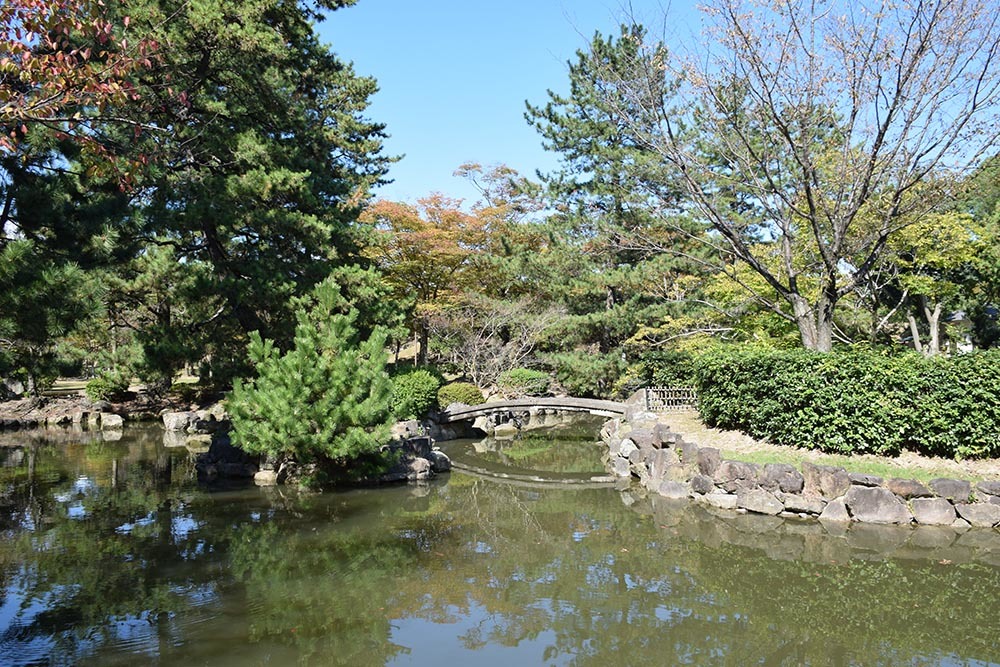 白鷺の天守閣がよみがえった姫路城を歩く。　その７　～姫山公園・姫路神社～_e0158128_18065309.jpg