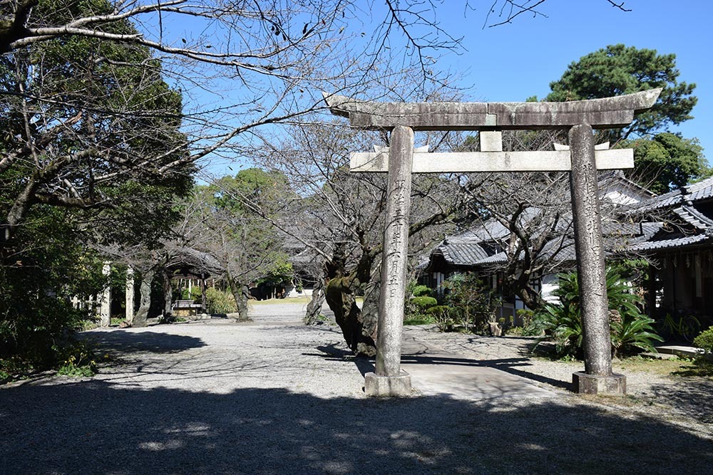 白鷺の天守閣がよみがえった姫路城を歩く。　その７　～姫山公園・姫路神社～_e0158128_18101623.jpg