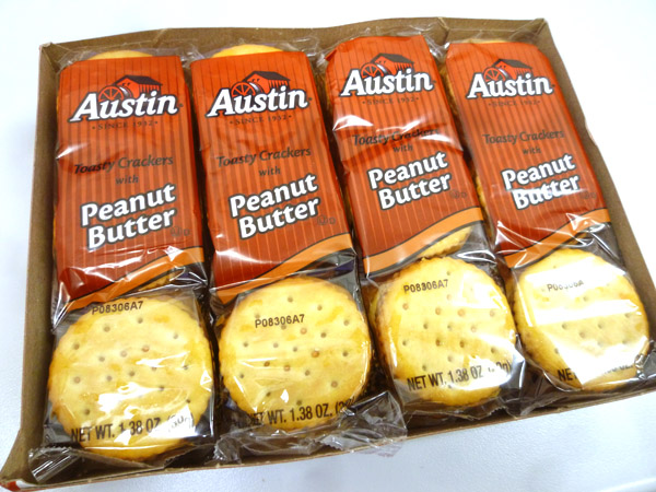 Austin Toasty Crackers with Peanut Butter_c0152767_013444.jpg