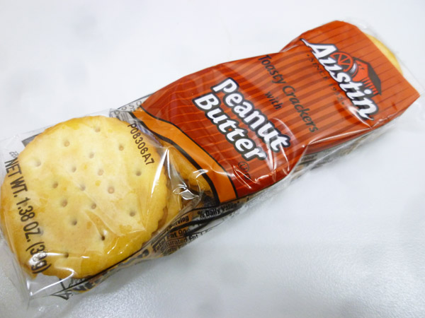 Austin Toasty Crackers with Peanut Butter_c0152767_0134957.jpg