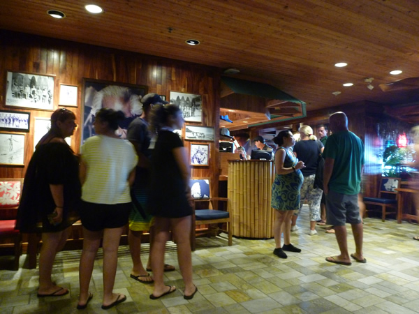 Duke\'s Waikiki_c0152767_21351078.jpg