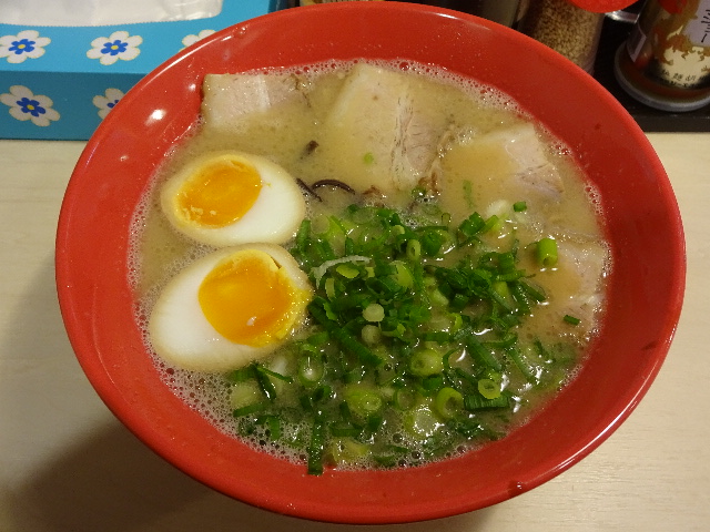 博多ラーメン　にこいち _d0030026_014940.jpg