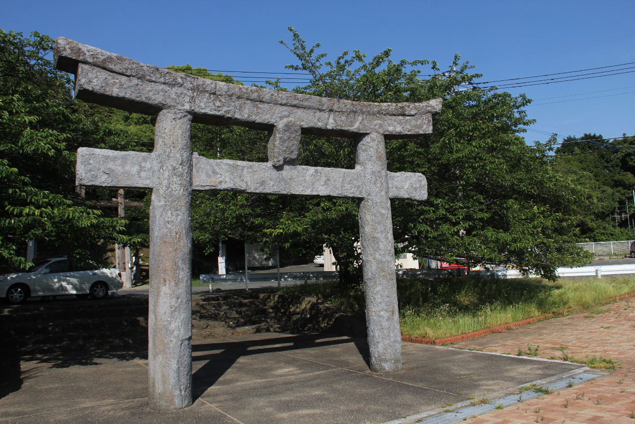 【名島神社】　神功皇后が凱旋され、宗像三女神を勧請_c0011649_7244914.jpg