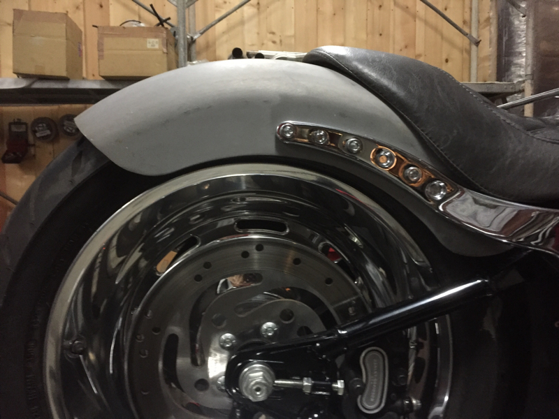 \'07 FXSTC フェンダー & ナンバーステー加工編_d0348774_22355936.jpg