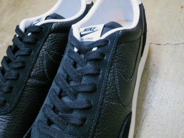 SIMPLE で大人な海外版NIKE!★!_d0152280_20321775.jpg
