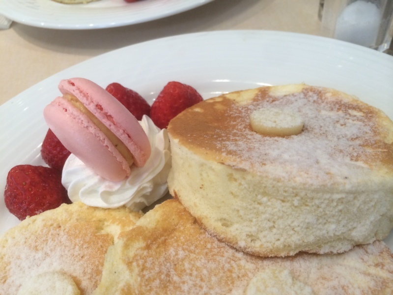 絶品あまおうパンケーキはホテルニューオータニ大崎で シューケアマイスター靴磨き工房 三越日本橋本店 絶品あまおうパンケーキはホテルニューオータニ大崎で シューケアマイスター靴磨き工房 三越日本橋本店