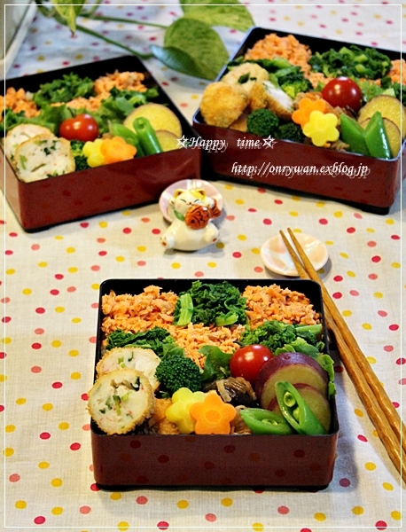鮭そぼろとかにかまカツ弁当とソフトフランス2種♪_f0348032_19062784.jpg