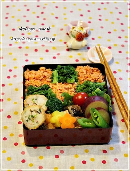 鮭そぼろとかにかまカツ弁当とソフトフランス2種♪_f0348032_19063760.jpg