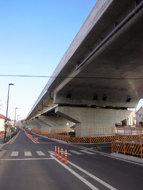 南多摩尾根幹線道路 側道。_c0039153_18293217.jpg