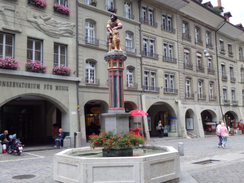 最初で最後の？スイス家族旅行・・・ベルンでアインシュタイン詣で編_e0095468_22585056.jpg