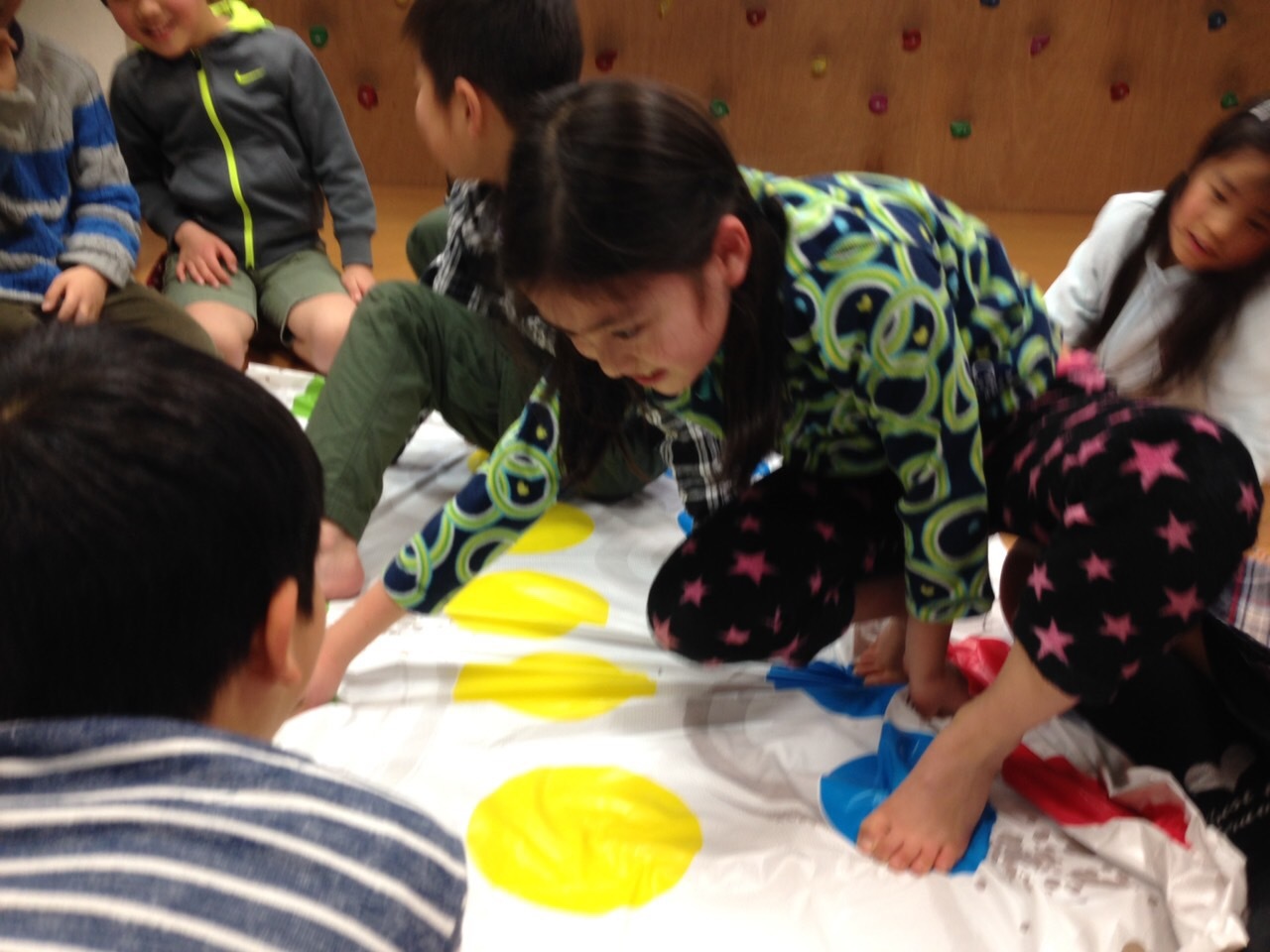 2月8日 ツイスターゲーム_f0225094_13244971.jpg