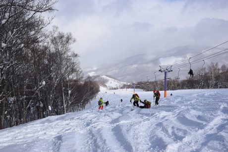 1月25日朝里川温泉スキー場の上の山を滑る_c0242406_1645212.jpg