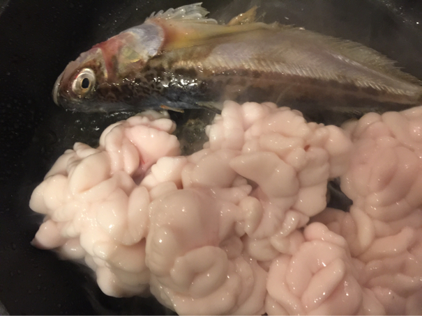 ハタハタと白子のロースト ハタハタは煮るよりオリーブオイルで魚らしい甘みと苦味を ぱぱぱっとクッキング Diary With Biscuit By 冨田麻里 7thclouds公式サイト1