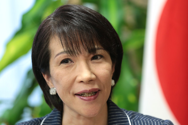 安倍首相を取り巻く女性たち_e0041047_04381984.jpg