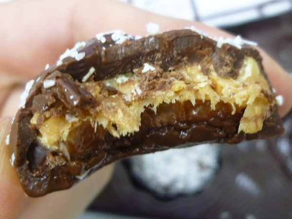 Hawaiian Host(ハワイアンホースト) COCONUT CARAMACS_c0152767_2150552.jpg