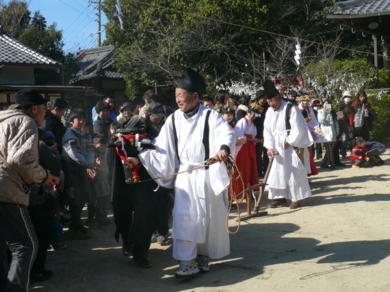 小泉神社の御田植祭_f0089748_2223532.jpg