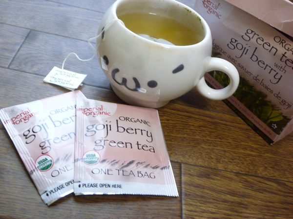 imperial organic ORGANIC green tea with goji berry_c0152767_2101435.jpg