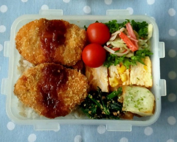 サラ弁＆お嬢の夢応援弁当。。。とんかつ弁当_a0211008_1758356.jpg