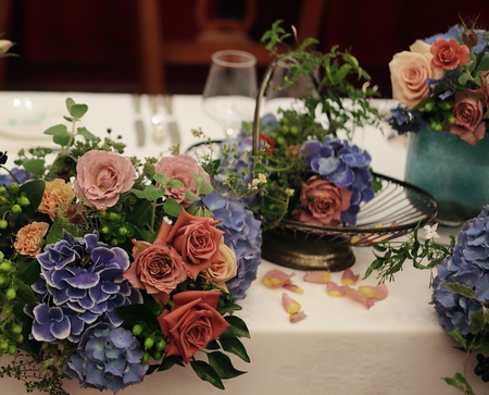 4月の会場装花 PACHON様へ ウェディングの花、紅茶と青で_a0042928_22441673.jpg