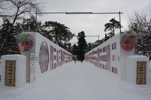 今年も弘前城雪燈籠まつりが開幕しました！_d0131668_13191094.jpg