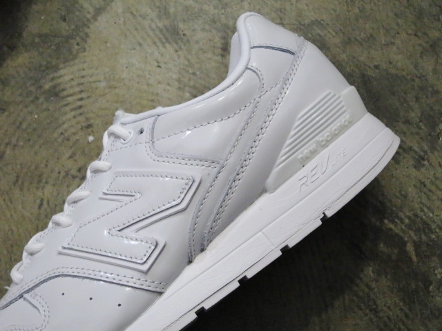 春に「白」 new balance ・・・ MRL 996 WHITE ENAMEL LEATHER!★!_d0152280_23302412.jpg
